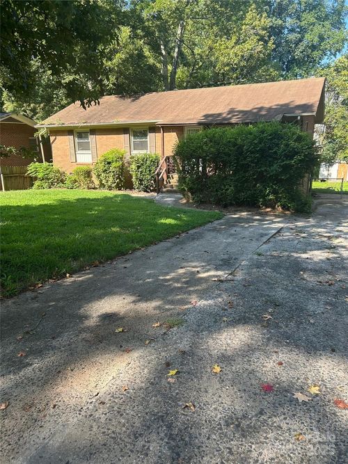 4814 Hidden Valley Rd, Charlotte, NC, 28213-6138 | Card Image