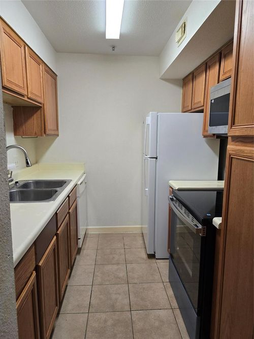 apt-228-10110 Forum West Dr, Houston, TX, 77036-8340 | Card Image