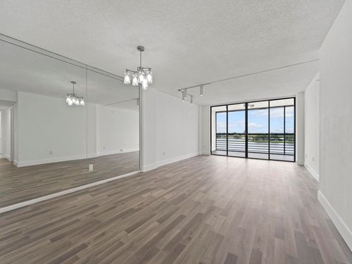 apt-706-20840 San Simeon Way, Miami, FL, 33179-1837 | Card Image