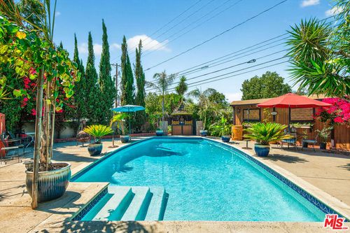 1701 N Buena Vista St, Burbank, CA, 91505-1202 | Card Image