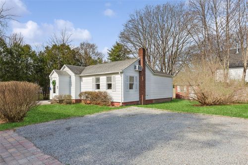 3 Lincoln St, Westhampton, NY, 11977-1224 | Card Image