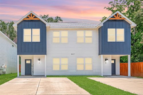 807 Avenue J Pl, Conroe, TX, 77301-3877 | Card Image
