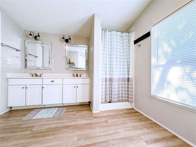105 Singleton Dr, House other with 3 bedrooms, 2 bathrooms and 4 parking in Spicewood TX | Image 9
