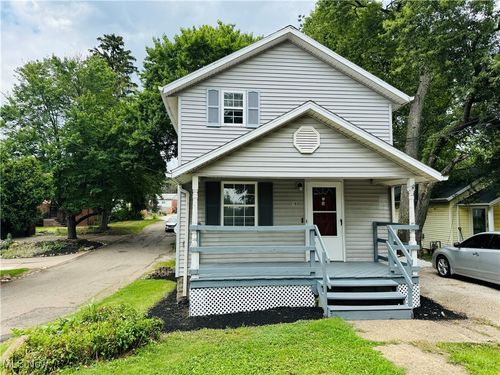 1835 Hillcrest Rd Nw, Canton, OH, 44709-3571 | Card Image