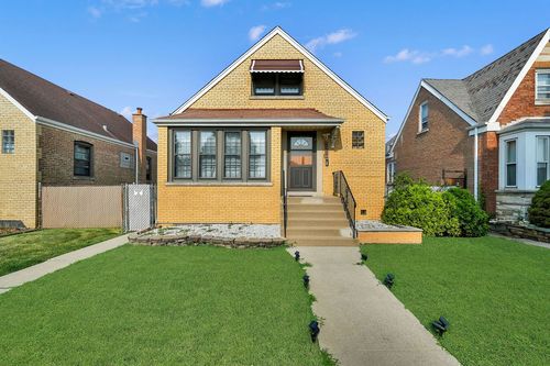 6452 S Knox Ave, Chicago, IL, 60629-5522 | Card Image
