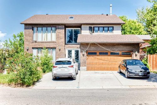 204 Deer Ridge Way Se, Calgary, AB, T2J5Y6 | Card Image