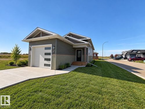 27 Whitetail Rd, Mundare, AB, T0B3H0 | Card Image