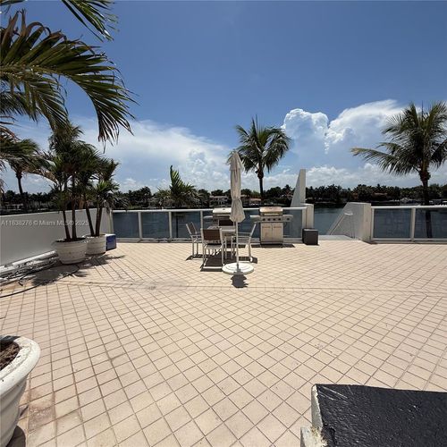 303-5880 Collins Ave, Miami Beach, FL, 33140 | Card Image