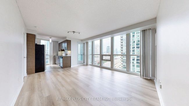 1305 - 18 Harbour St, Condo with 2 bedrooms, 2 bathrooms and 1 parking in Toronto ON | Image 6
