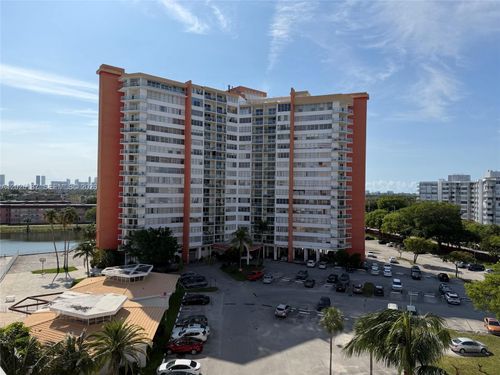 711w-1301 Ne Miami Gardens Dr, Miami, FL, 33179-4978 | Card Image