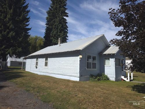 102 N 2nd St, Elk River, ID, 83827-0139 | Card Image