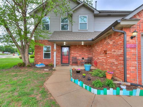 2525 Weymouth Way, Norman, OK, 73071 | Card Image