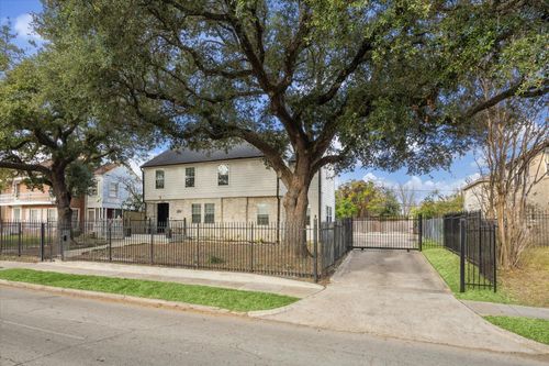 2817 Southmore Blvd, Houston, TX, 77004-7707 | Card Image