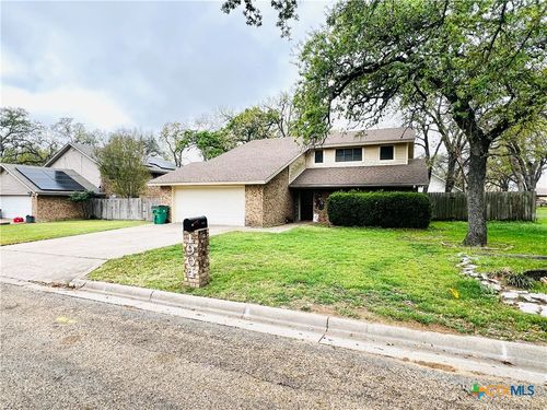 1904 N Hoover Ave, Cameron, TX, 76520-2145 | Card Image
