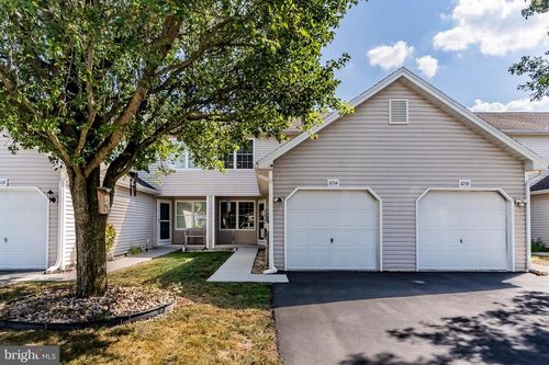 103 Partridge Cir, Carlisle, PA, 17013-8759 | Card Image