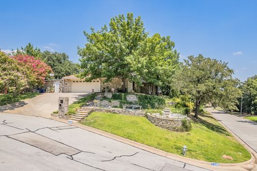 2406 Drawbridge Dr, Arlington, TX, 76012-5411 | Card Image