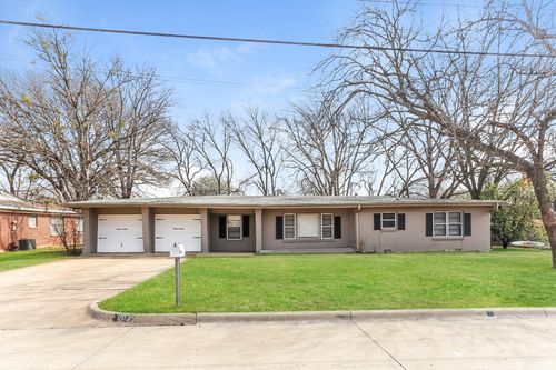 1103 Warden St, Benbrook, TX, 76126-3525 | Card Image