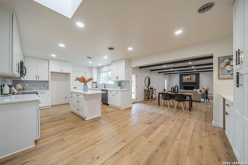 355 Donella Dr, Hollywood Park, TX, 78232-1233 | Card Image