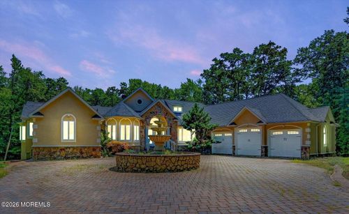 10 Syngle Way, Morganville, NJ, 07751-1267 | Card Image