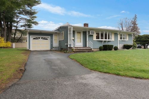 2 Standish Rd, Lynnfield, MA, 01940-1533 | Card Image