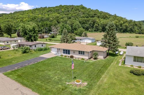1576 Lake St, Alma, WI, 54610-8204 | Card Image