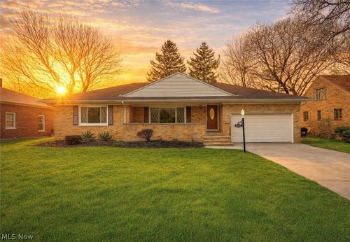 6370 Manchester Rd, Parma, OH, 44129-5032 | Card Image