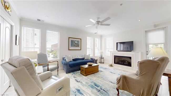 Living Room w/fireplace | Image 6