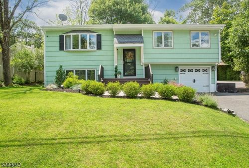 32 Eugene Rd, Hopatcong, NJ, 07843-1634 | Card Image