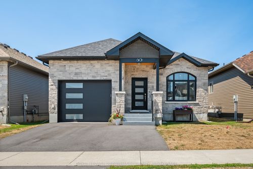 60 Potter Dr, Odessa, ON, K0H2H0 | Card Image