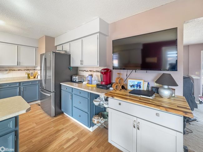 1604 Club View Dr, Home with 3 bedrooms, 2 bathrooms and 2 parking in Hampton IA | Image 5