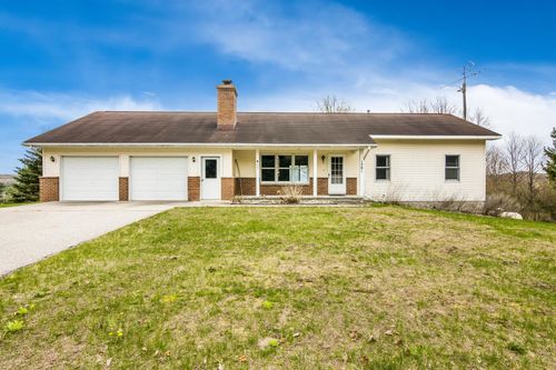 1501 S Ruby Ln, Lake Leelanau, MI, 49653-9462 | Card Image