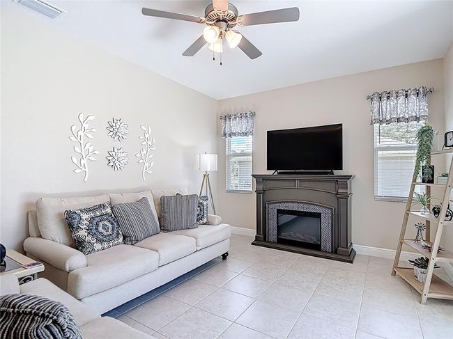12323 House Finch Rd, House other with 3 bedrooms, 2 bathrooms and null parking in WEEKI WACHEE FL | Image 7