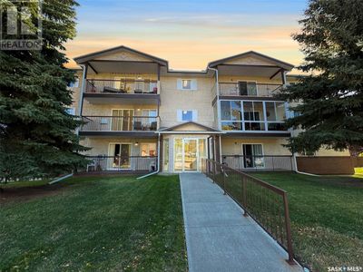 203 - 332 Cypress Dr, Condo with 2 bedrooms, 2 bathrooms and null parking in Swift Current SK | Image 1