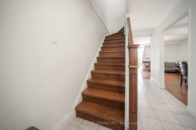 24 Jackman Dr, House other with 5 bedrooms, 2 bathrooms and 5 parking in Brampton ON | Image 6