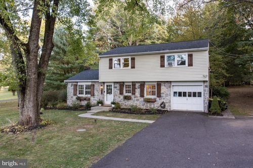 550 Ebelhare Rd, POTTSTOWN, PA, 19465-8130 | Card Image