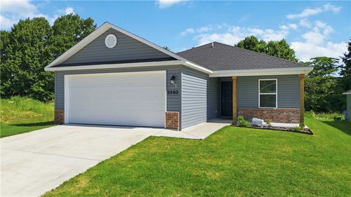 2262 S Ouachita Dr, Fayetteville, AR, 72701-5672 | Card Image