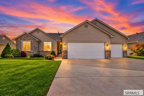 1798 Sunny Pine Way, Idaho Falls, ID, 83404-8270 | Card Image