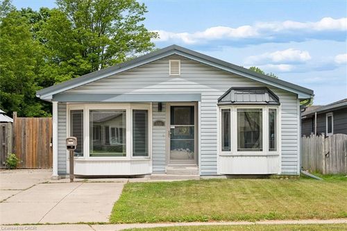 156 Traynor Ave, Kitchener, ON, N2C1W5 | Card Image