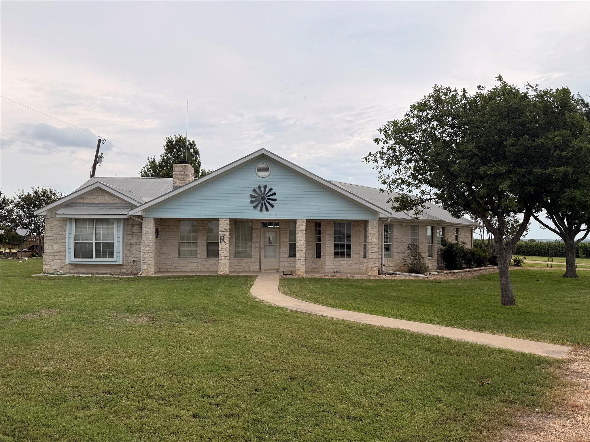 Residential Lease in Coupland 2