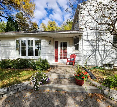 624 11th Street Sw, Willmar, MN, 56201 | Card Image