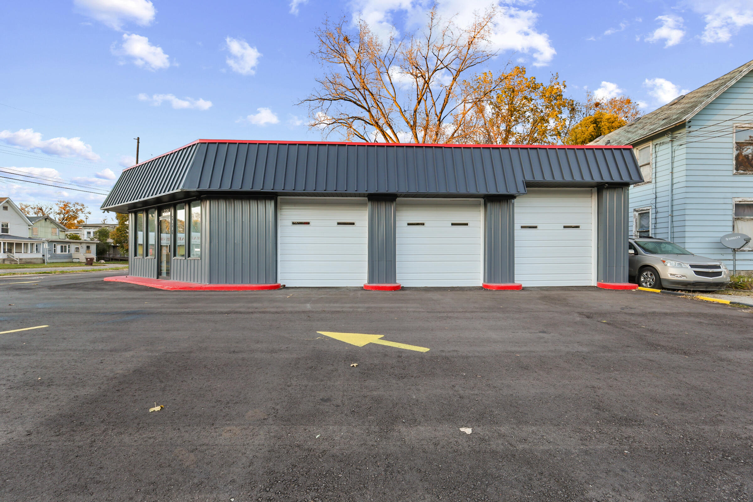 Commercial Sale in Lansing