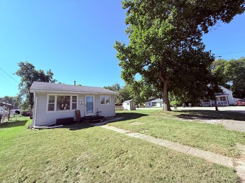 120 W Cherry St, Clinton, IL, 61727-1009 | Card Image