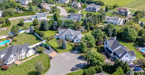 3 Mulberry Ct, Miller Place, NY, 11764-3036 | Card Image