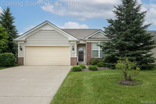 9385 Sand Hill Dr, Grand Blanc, MI, 48439-2659 | Card Image