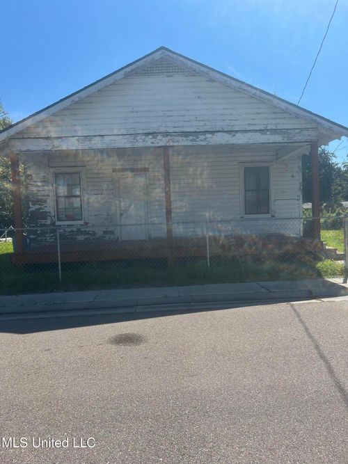 370 Croesus St, Biloxi, MS, 39530-2147 | Card Image