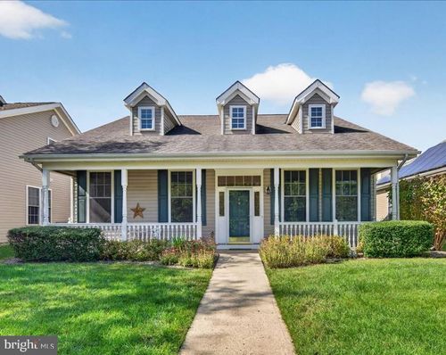 4 Spraul Ln, Cranbury, NJ, 08512-2744 | Card Image
