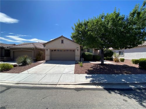 2754 Grande Valley Dr, Las Vegas, NV, 89135-1743 | Card Image
