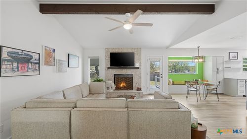 305 Whitetail Dr, Manchaca, TX, 78652-4714 | Card Image