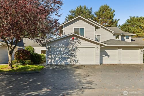 apt-d103-217 112th St Sw, Everett, WA, 98204-4945 | Card Image