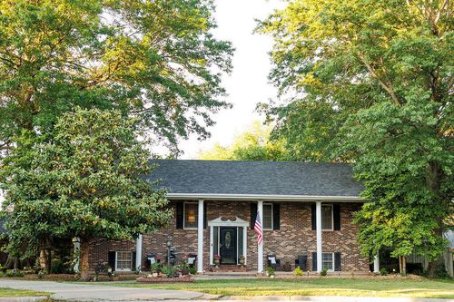 1111 Northwood Cir, Bolivar, MO, 65613-2257 | Card Image